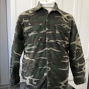 Wrangler Men’s Sherpa-Lined Camo Shirt Jacket | Size Medium
